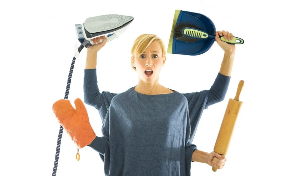 Imagem atual: maternidade multitarefa trabalho doméstico não-remunerado