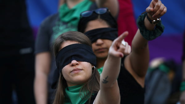 Da transgressão indesculpável de declarar-se feminista