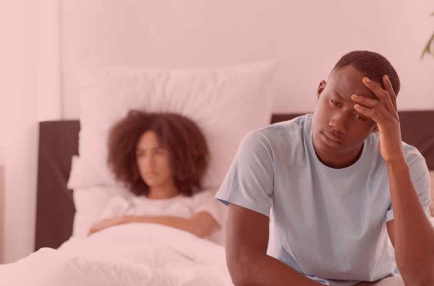 Mulheres aprendem que devem sexo. E homens aprendem a cobrar.